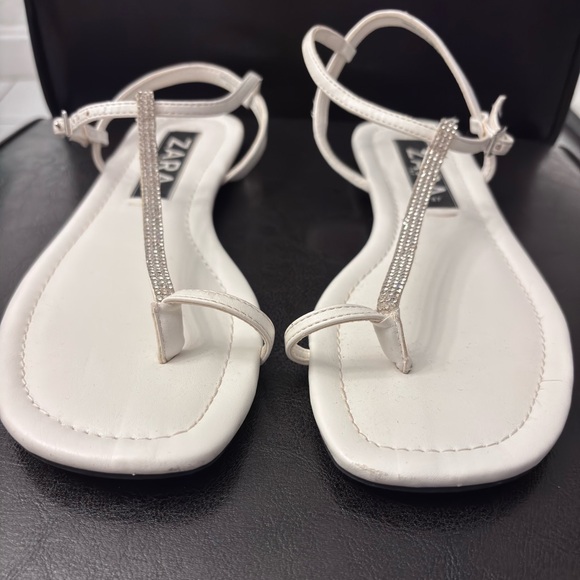 Zara white vegan leather thong sandals Size 7 - Picture 3 of 6